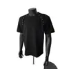 Camiseta curta de manga curta estilo americano, resistente, com detalhes de rebites e ombreiras, para homens, com design cool e moderno, top casual de nicho