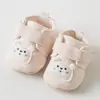 Zapatos para caminar para bebé para primavera, otoño y verano 2026, nuevos zapatos lindos de dibujos animados antideslizantes de suela blanda para niños pequeños, zapatos de interior para niños y niñas