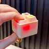 Llavero de Teclado de Sonido de Cuatro Rejillas Juguete para Aliviar el Estrés Pez de Madera Electrónico Colgante para Bolso Regalo Pequeño