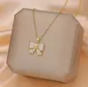 Colar Laço Full Diamond Estilo Coreano Feminino Luxo Leve Nicho Novo Pingente Borboleta Corrente de Moda Elegante