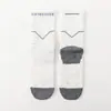 Meias de lã merino, meias esportivas profissionais para homens e mulheres, adequadas para corrida e atividades na neve, com sola felpuda, meias respiráveis e absorventes de suor de altura média