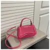 Bolso Minimalista de Moda Estilo Francés, Bolso de Mano Versátil y a la Moda, Bolso Cruzado Nuevo Estilo Coreano Otoño 2025