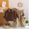 Traje Nuevo de Primavera 2025 para Niños Transfronterizo Moda Infantil a la Moda Chaleco de Doble Botonadura Conjunto de Tres Piezas de Manga Larga