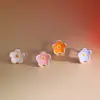 Brincos Mini Florais Simples Estilo Coreano para Mulheres, Brincos Pequenos de Cores Contrastantes, Joias de Orelha Modernas e Doces, Não é Necessário Tirar para Dormir