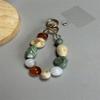 Pulseira de Pedra Xadrez Colorida Pequena Fresca Corrente para Capa de Celular Corrente Criativa para Pendurar na Bolsa Pingente de Chaveiro Universal Feminino
