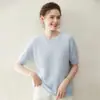 Suéter de Caxemira Novo Outono e Inverno 2025 Feminino Gola Redonda Trançado Recorte Tricotado Manga Curta Blusa de Base