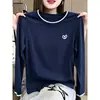 Camiseta elegante de algodão puro com gola redonda e manga longa, estilo duas peças falsas, para mulheres, top cinza escuro moderno e versátil, novo modelo outono 2026