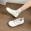 Zapatillas de Entrenamiento Versátiles de Velcro Alemanas para Mujer 2026 Nuevas de Verano Finas Transpirables Zapatillas Blancas Planas Boca Baja Zapatos Individuales