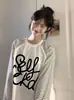 Camiseta de Manga Larga con Estampado de Letras Creativo y Rayas Empalmadas para Mujer Diseño Casual Holgado Versátil Top de Cuello Redondo en Color de Contraste