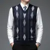 Nuevo chaleco de lana para hombre, otoño e invierno, ajuste holgado casual, en stock, jersey de mezcla, adecuado para padres de mediana edad, camisa base al por mayor