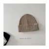 Chapéu de Lã Tricotado Estilo Coreano Simples para Crianças Outono e Inverno com Logo de Letra Versátil Chapéu Quente para Uso Externo Combinando para Meninos e Meninas