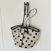 Bolso de mano grande de capacidad simple y elegante 2026 verano nuevo moda casual bolsa de trabajo de un solo hombro bajo el brazo