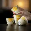 Xícara de Chá Cerâmica Pintada à Mão Estilo Japonês, Tamanho Pequeno, Conjunto de Chá Kung Fu para Uso Doméstico, Xícara de Chá Artesanal, Peça Única do Conjunto de Chá Kung Fu