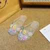 Acessórios populares de sapato de gelatina japoneses e coreanos, decorações de sapato de cristal transparente, pingentes de flor DIY da moda e fivelas de sapato para mulheres