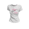 Camiseta blanca de manga corta con lunares estilo coreano para mujer, nueva colección verano 2026, con un elegante diseño en los hombros, un corte único y favorecedor.