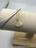 Direto da fábrica V ouro versão alta colar saia pequena feminino leque de frítilária branca pingente de ouro rosa 18k corrente para clavícula