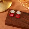 Brincos Ankora de Cristal Vermelho para Mulheres, Alto Padrão, Luxo Leve, Exquisitos, Brincos Geométricos Modernos, Brincos Versáteis para Outono e Inverno