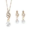 Joias de casamento para noiva Moda europeia e americana simples corrente torcida de pérola e diamante conjunto de joias brincos colar Venda por atacado