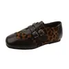 Hebilla de cinturón de moda pequeña estilo nuevo Zapatos de cuero con plataforma interior retro francés Zapatos de vestir para mujer Otoño 2026 punta cuadrada