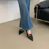 Zapatos de Mujer para Viajar Puntiagudos Hebilla 2026 Boca Baja Otoño Delgados Nuevos Planos Versátiles Mujer Tacones Altos Temperamento Estilo Francés