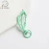 Chaveiro de metal em formato de pena com design de folha pintada, acessório de fecho de mola, pingente de fecho de mola DIY