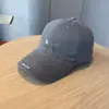 26 Chapéu de Aba Macia Estilo Floresta de Início de Primavera com Bordado de Letras Pequenas Boné de Baseball Unissex Versátil Que Afina o Rosto Chapéu de Sol Bico de Pato