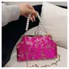 Bolso de Mano Cheongsam con Cadena de Perlas de Estilo Nacional Bolso Cruzado de Hombro Versátil de Moda Bolso con Broche Bordado de Flor de Ciruelo Bolso de Moda para Mujer