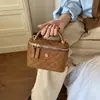 Mini caja exquisita de lujo ligero, bolso pequeño, bolsa de sobre rojo, bolso cruzado con cadena para mujer, nicho, sensación de alta gama
