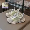Medias Sandalias Infantiles 2026 Verano Nuevas Huecas Transpirables Suela de Llanta Moda Hebilla Giratoria Zapatos Deportivos para Niños y Niñas