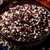 Nueva quinoa en tres colores: rojo, blanco y negro. Venta al por mayor de quinua nueva de agricultores. Producto de reemplazo de comida integral