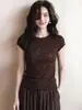 Verão 2026 Novo Básico Versátil Slim-Fit Ombro Direito Top Estiloso Gola Redonda Bordado Manga Curta Camiseta para Mulheres