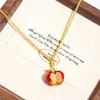 Tienda de Oro Mismo Estilo Accesorios DIY Chapados en Oro con Colgante de Manzana Roja Cortada a Diamante, Cadena para Clavícula Exquisita y Moderna