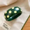 Pulsera Geométrica de Acrílico de Resina Brazalete Estilo Vintage Retro para Mujer Nicho Sentido de Diseño Único Joyería para la Mano
