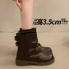 Botas marrons de sola grossa, bonitas para outono e inverno, estilo cavaleiro rad, botins curtos, mulheres, couro macio, estilo britânico, botas Martin, novo 2026, perna de calça