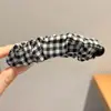 Pinza para el Cabello para Mujeres con Cabello Fino, Pinza Banana Satinada Plisada, Sujetador de Cola de Caballo para la Parte Posterior de la Cabeza, Pinza Giratoria Vertical, Pasador de Moda