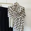 2026 Bufanda Nueva Mujer Otoño Invierno Estilo Francés Elegante Versátil Delgada Lunares Sarga Terciopelo Algodón Lino Tacto Chal Largo