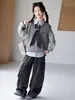 Conjunto de tres piezas de camisa de punto estilo preppy para niñas, nueva colección otoño 2026, para niños mayores, pantalones de trabajo, conjunto de atuendo de otoño