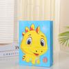 Nova Sacola de Papel Anime Couro de Vaca Desenho Animado Portátil Embalagem de Presente Personalizada Sacola com Flor de Papel Infantil Em Estoque Design Criativo