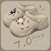 Sapatos com plataforma interna para aumentar a altura de pessoas baixas, sandálias femininas de verão 2024, novo estilo, calçados externos, sola grossa, antiderrapantes, não cansam os pés, duas formas de usar, sandálias femininas