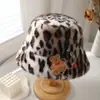 Sombrero de Lana con Estampado de Leopardo Retro, Lazo Bordado, para Mujer, Otoño e Invierno, Caliente, Protección para las Orejas, Cara Linda Visible, Gorro Pequeño para el Frío