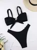 2025 Accesorios Europeos y Americanos de Black Metal Bikini Sexy de Cintura Baja Split Tube Top Braguitas Traje de Baño de Dos Piezas para Mujer