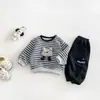 Dianxi Baby Estilo Coreano Sudadera Rayada de Osito 3D Niños Otoño Nuevo Conjunto Casual de Dos Piezas