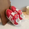 Zapatos deportivos rojos transpirables para niños 2026 modelo nuevo primavera y otoño para niños y niñas, zapatos casuales para bebés y niños pequeños, modernos