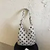 Bolso grande de lunares para mujer 2026 nuevo de verano casual moda versátil bandolera de un solo hombro bolso tote de gran capacidad