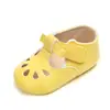 Explosiones multicolor zapatos de bebé huecos antideslizantes para niños pequeños suela de goma media suela blanda zapatos de bebé al por mayor 0921
