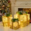 Set de tres cajas de regalo iluminadas de hierro forjado con tema navideño, para exhibición y decoración de escenas festivas, apto para ventas transfronterizas