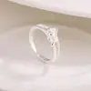 Anillo de Estrella de Cinco Puntas para Mujer Lujo Ligero Diseño de Nicho Alto Nivel Estilo Coreano Anillo Sencillo de Plata para Dedo del Pie Anillo Sencillo para Dedo del Anillo Estudiante