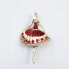 Broche de Menina Dançante em Desenho Animado, Estilo Nicho, Pin de Lapela para Roupas Femininas, Emblema Acessório de Liga Metálica Cravejado com Diamantes, Atacado em Estoque