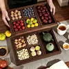 Bandeja de té estilo chino retro, bandeja de servicio de madera con múltiples compartimentos, juego de siete piezas para inauguración de casa, compromiso, boda y ocasiones festivas, perfecta para exhibir bocadillos, frutas secas y disfrutar del té alrededor de una fogata.