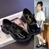 2026 Sapatos de Princesa de Primavera para Crianças Sapatos de Menina Solado Macio Sapatos Pequenos de Couro Estilosos Sapatilhas Estilo Britânico Menininha Estilo Coreano